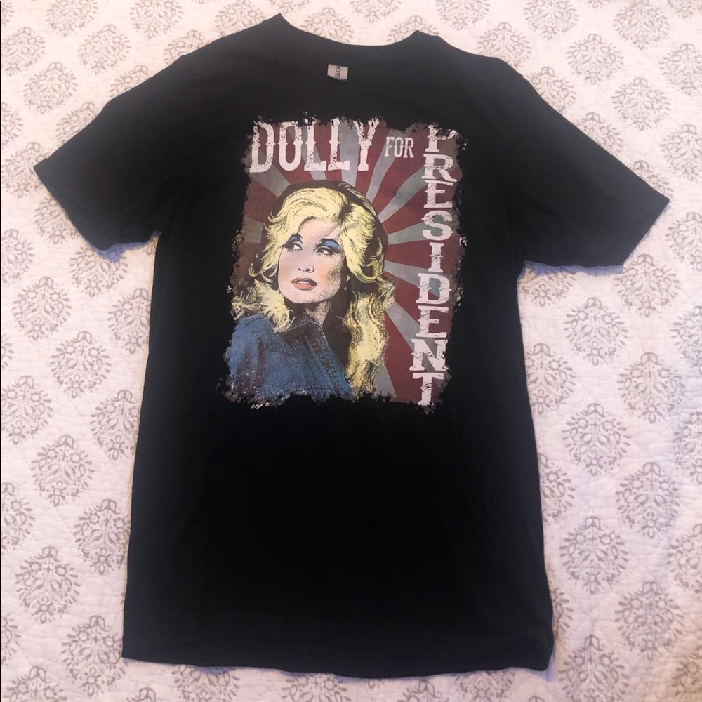 “Dolly For President” black t-shirt